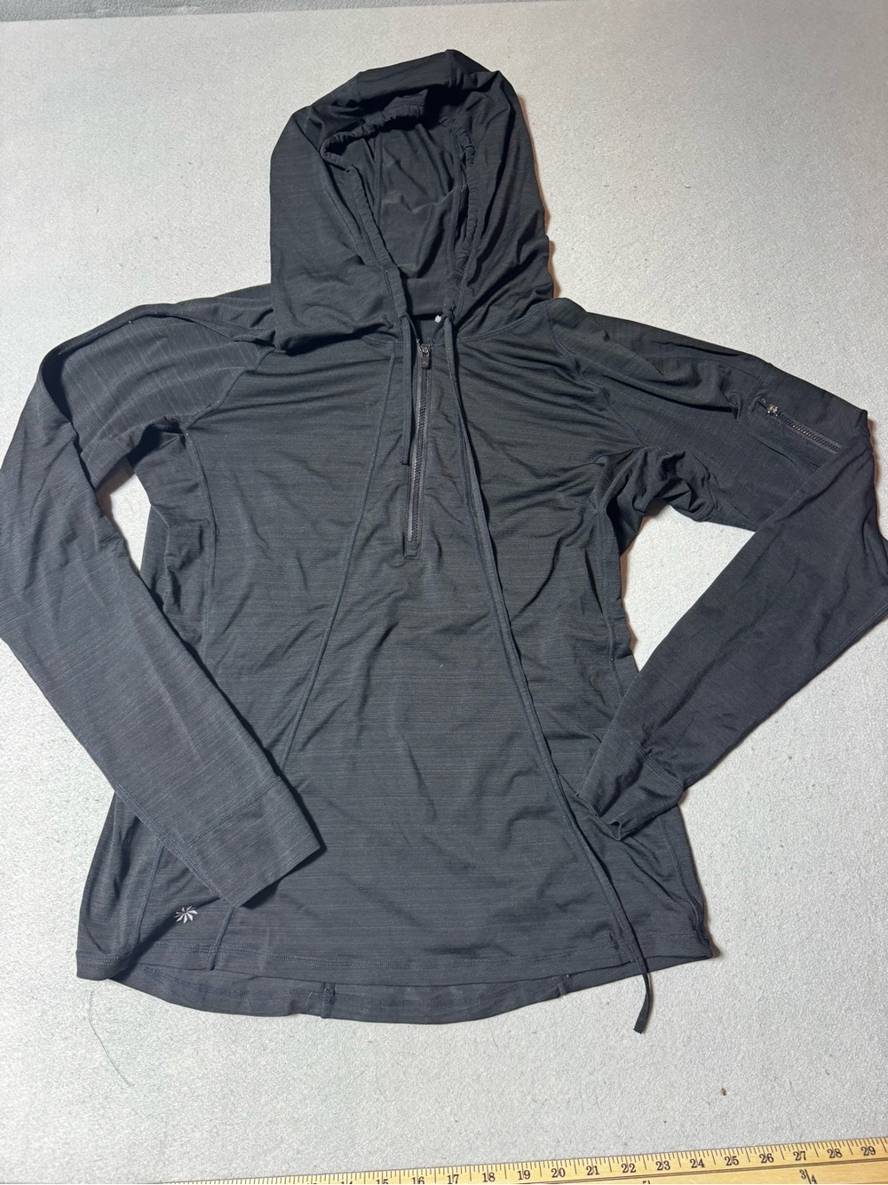 Athleta Women’s Black Hooded Pullover Size Large